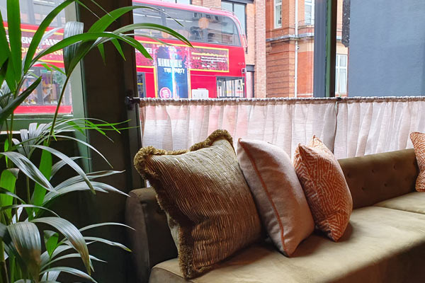 Café Rod with face fitting brackets. Design and photography Boxx Creative for The Hunter’s Moon, South Kensington, London.